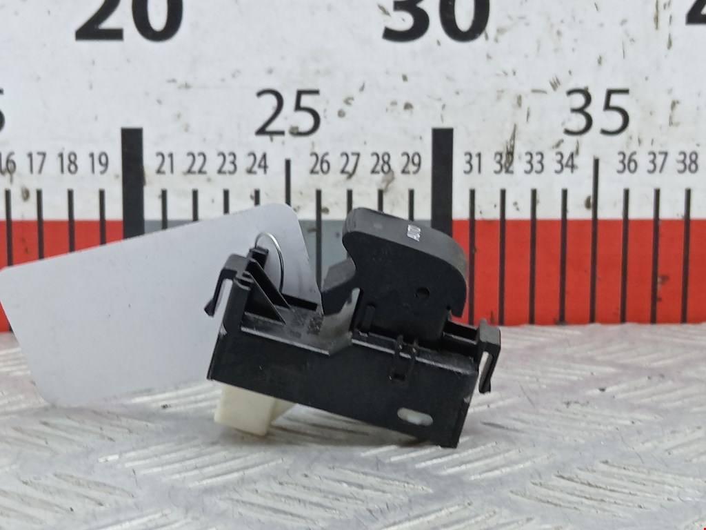 Кнопка стеклоподъемника TOYOTA Prius III XW30 2009-2015