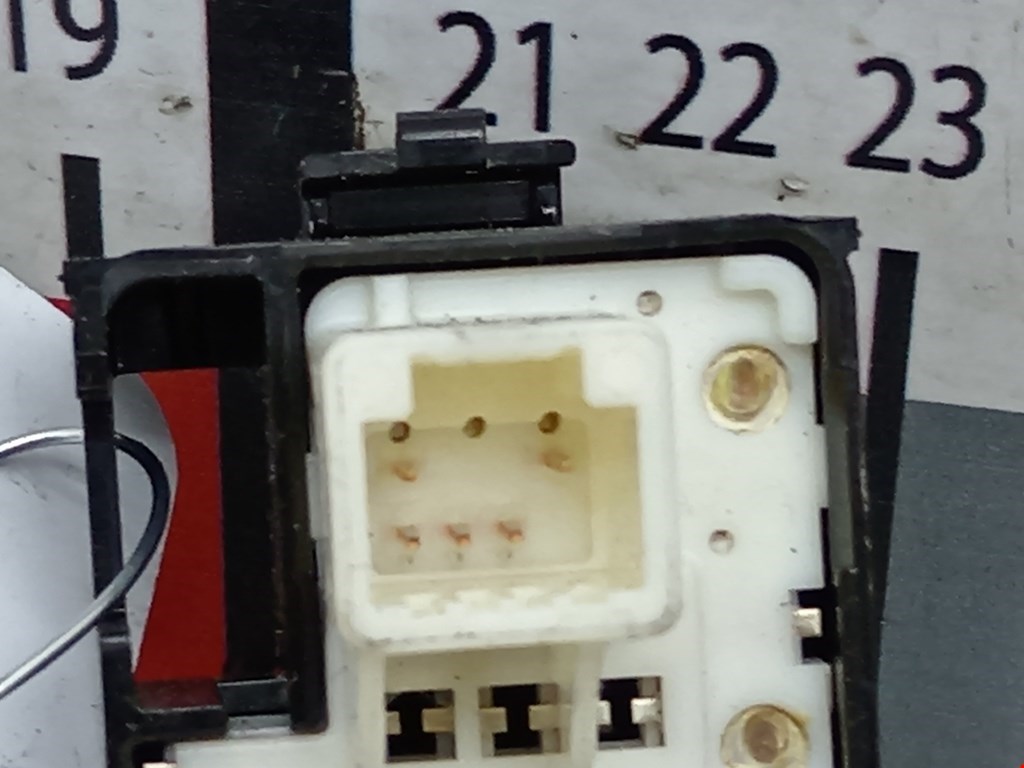 Кнопка стеклоподъемника TOYOTA Prius III XW30 2009-2015