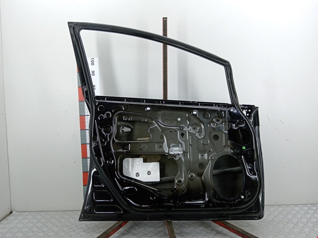 Дверь передняя левая TOYOTA Prius III XW30 2009-2015