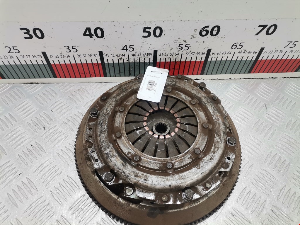 Маховик (демпфер сцепления) OPEL Corsa C 2000-2006