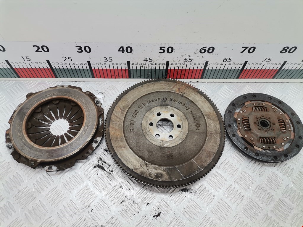 Маховик (демпфер сцепления) OPEL Corsa C 2000-2006