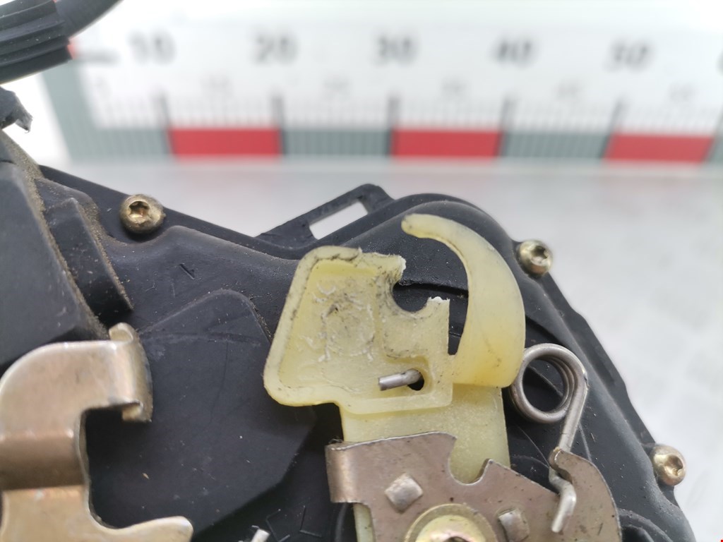 Замок двери передней правой SKODA Fabia MK1 1999-2006