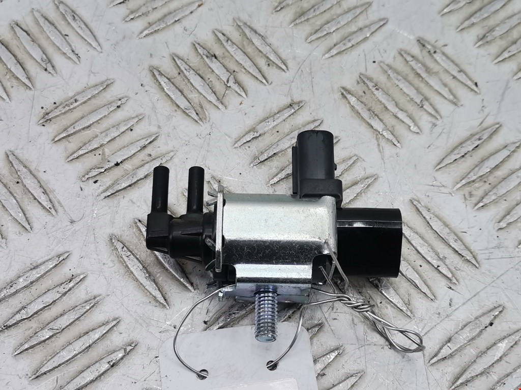 Клапан воздушного фильтра Ford C-MAX 1 (2003-2010)