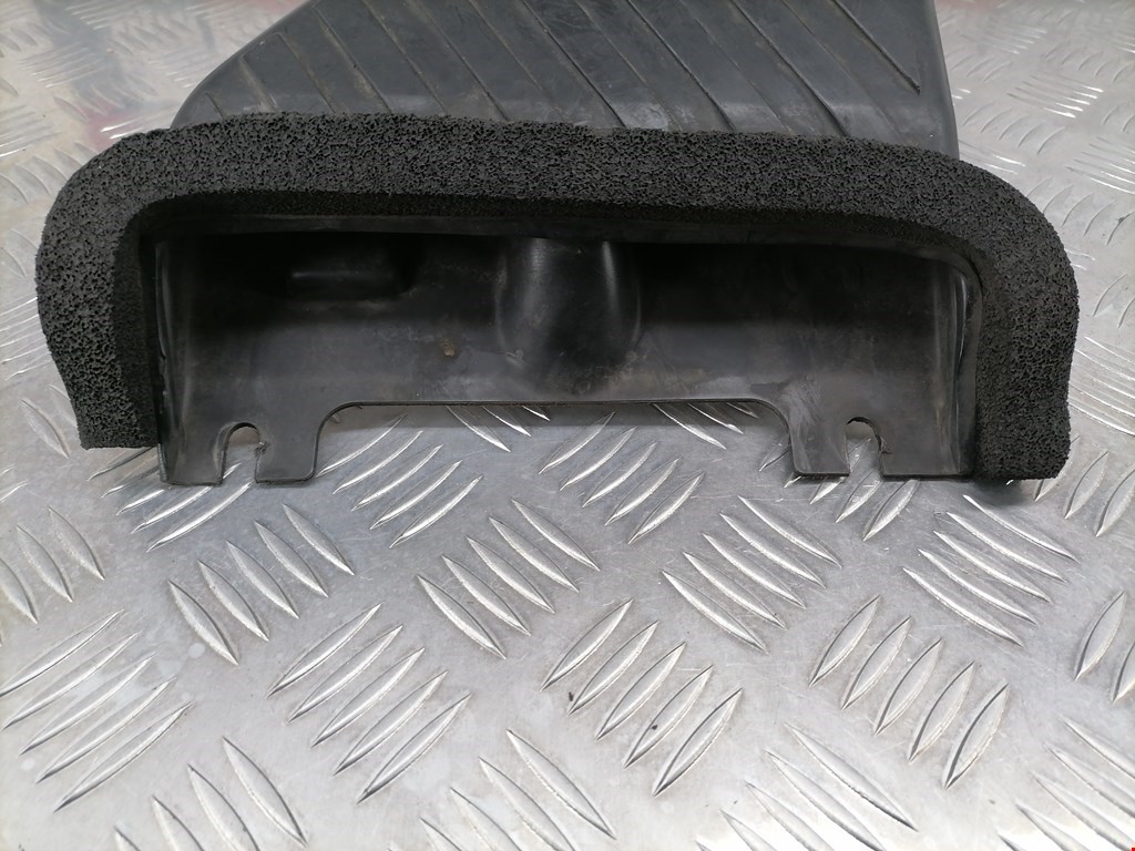 Воздухозаборник (наружный) MITSUBISHI Galant VIII 1996-2006