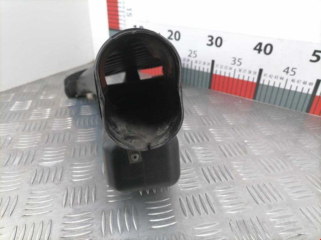 Воздухозаборник (наружный) MITSUBISHI Galant VIII 1996-2006