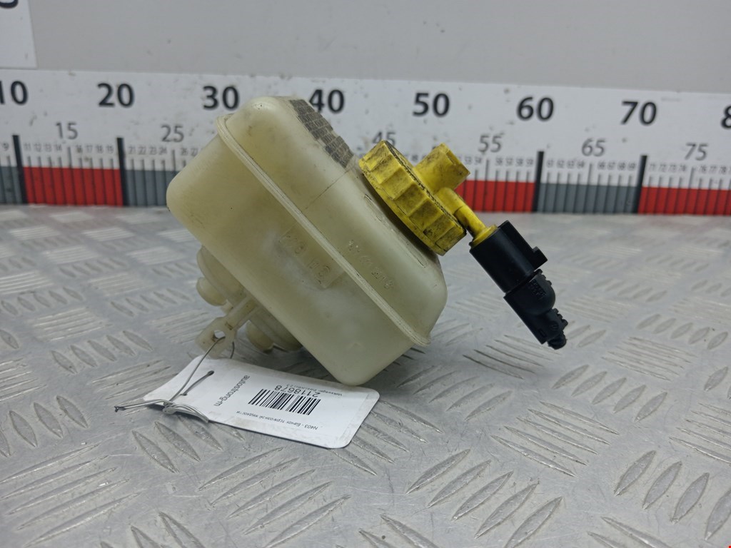 Бачок главного тормозного цилиндра VOLKSWAGEN Bora 1998-2005