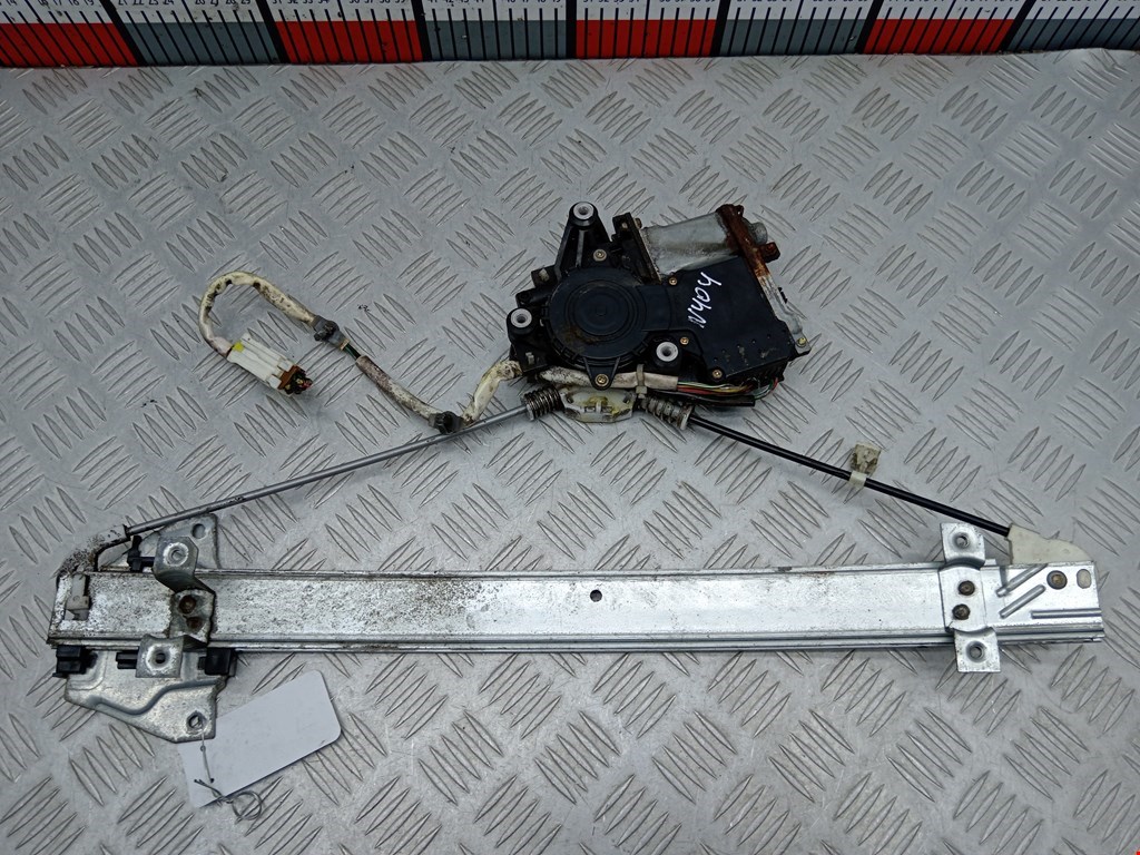 Стеклоподъемник задний правый MITSUBISHI Galant VIII 1996-2006