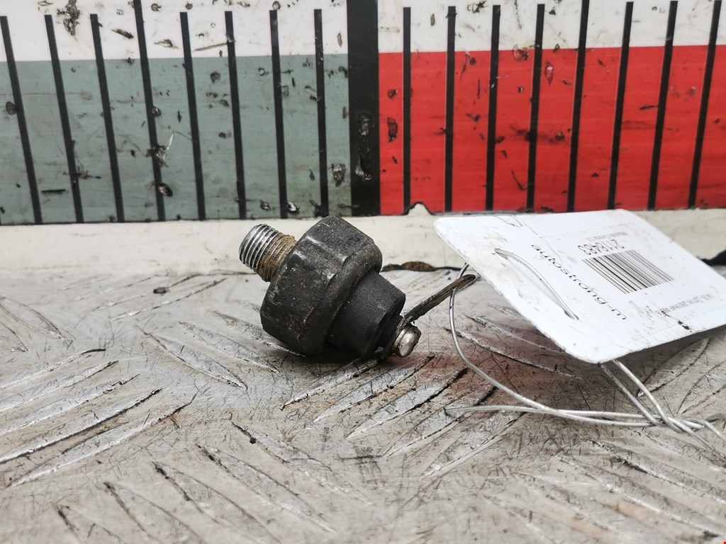 Датчик давления масла Mitsubishi Carisma (1995-2004)