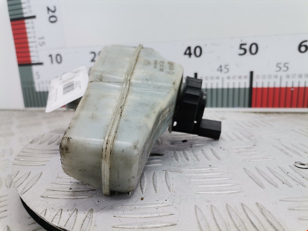 Бачок главного тормозного цилиндра VOLKSWAGEN Passat CC 2008-2017