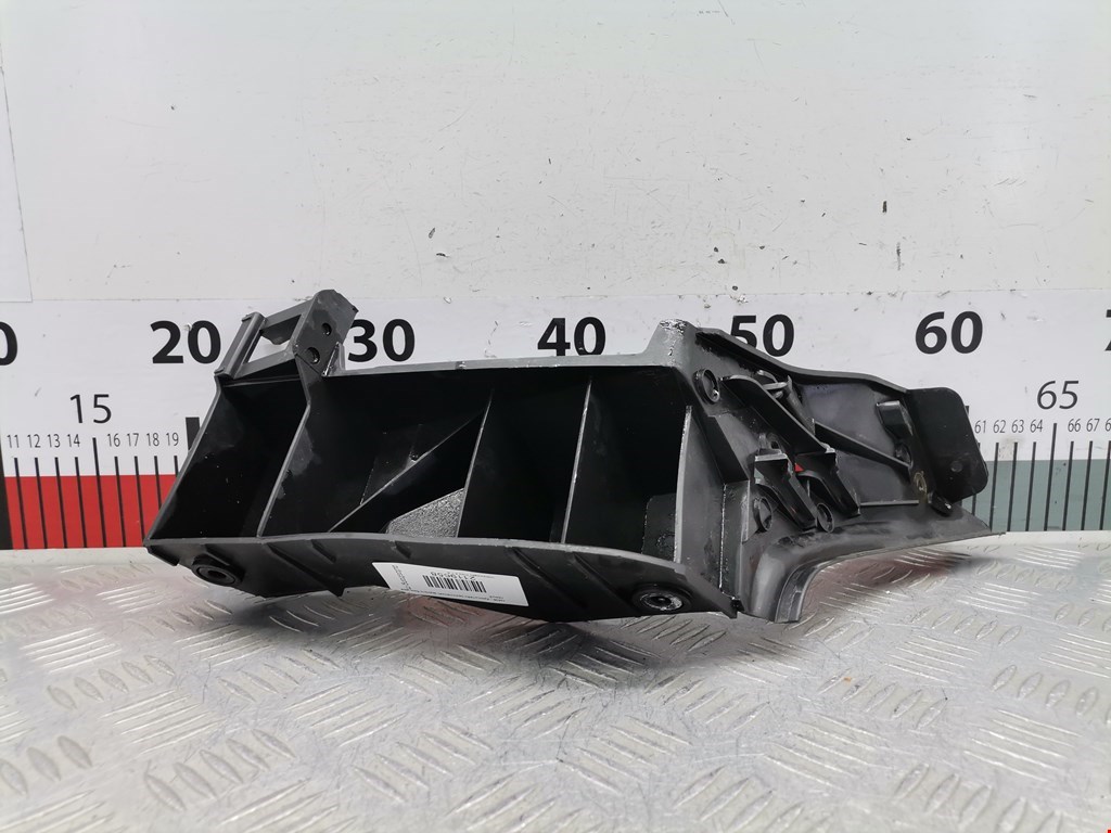 Кронштейн заднего бампера левый правый VOLKSWAGEN Polo IV 2001-2009