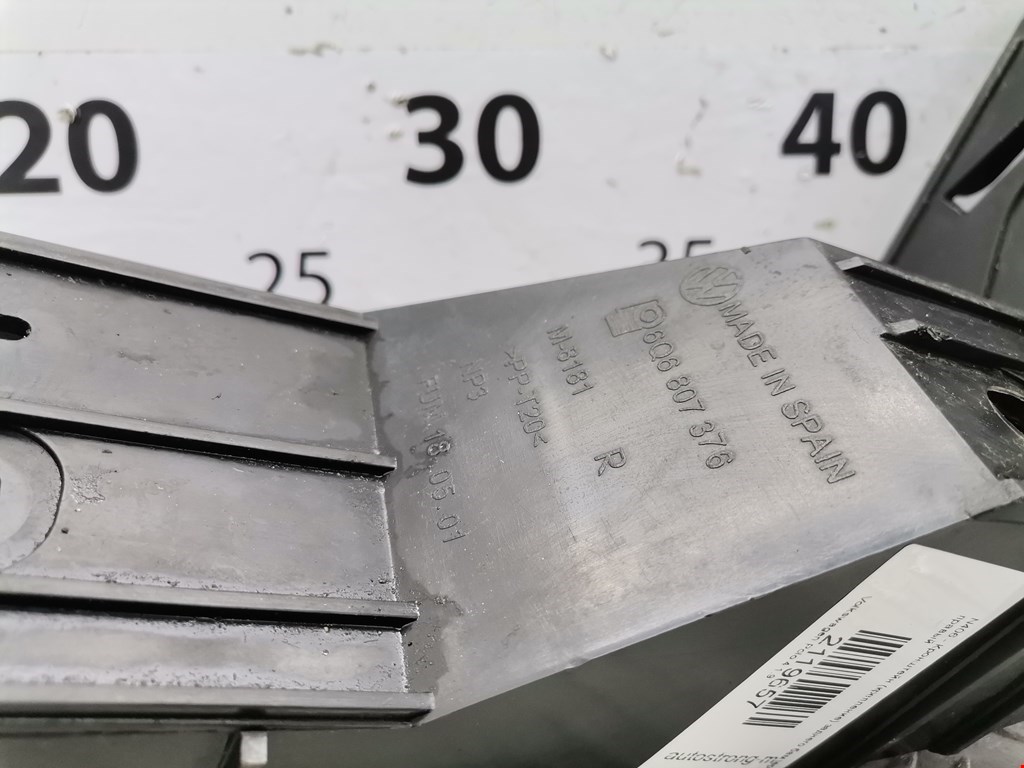 Кронштейн заднего бампера левый правый VOLKSWAGEN Polo IV 2001-2009