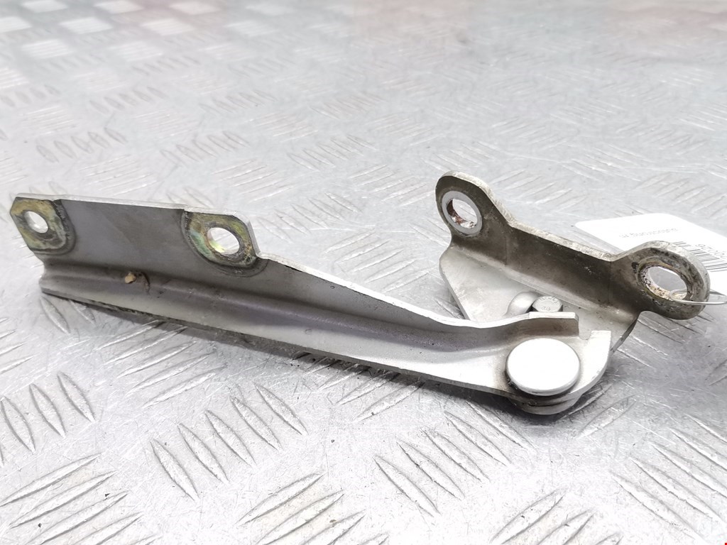 Петля капота левая/правая MITSUBISHI Carisma 1995-1999