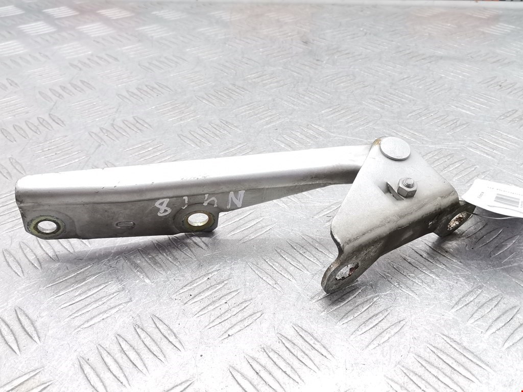 Петля капота левая/правая MITSUBISHI Carisma 1995-1999