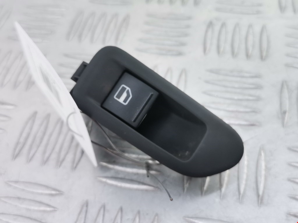 Кнопка стеклоподъемника VOLKSWAGEN Golf VI 2009-2012