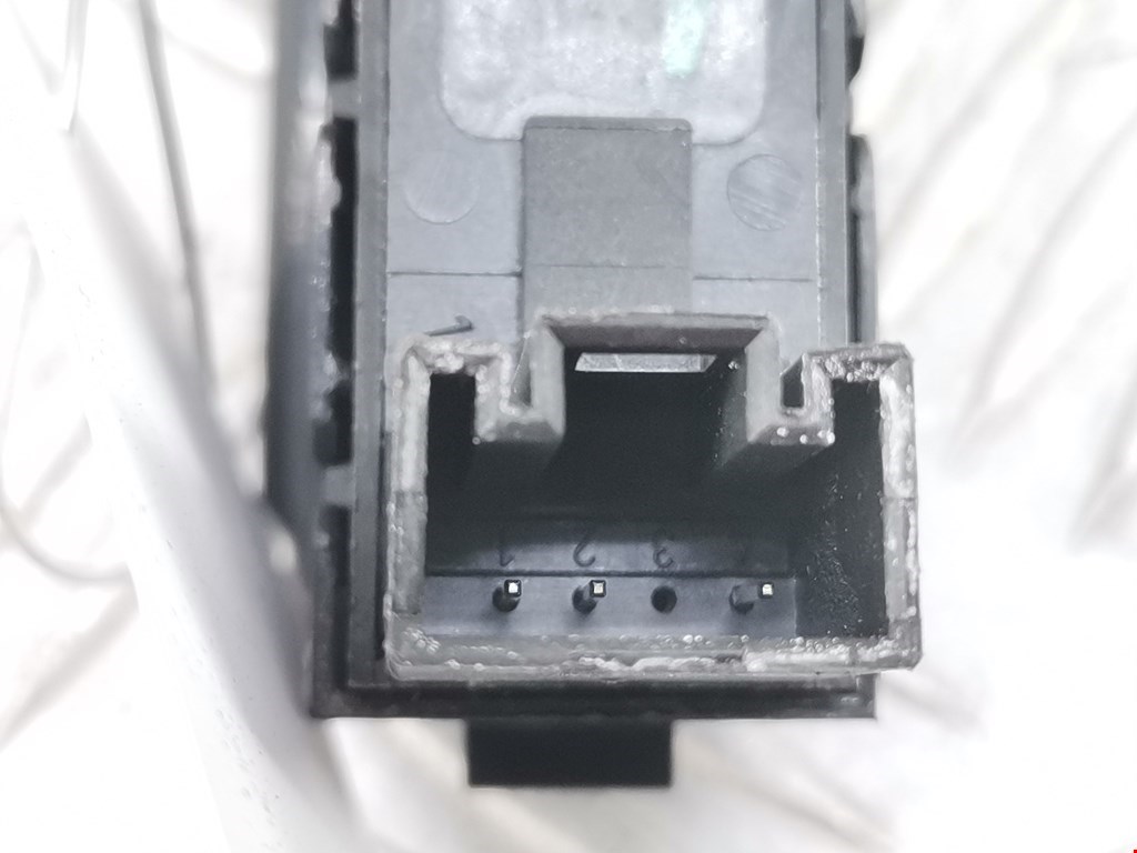 Кнопка стеклоподъемника VOLKSWAGEN Golf VI 2009-2012