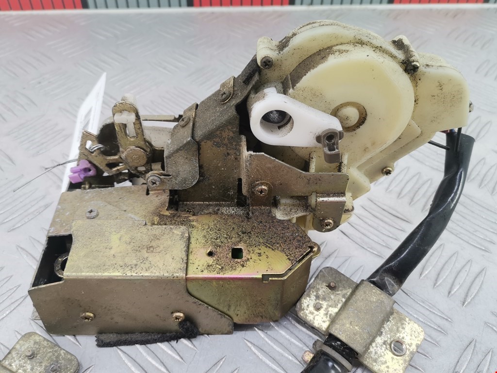 Замок двери задней правой HONDA CR-V II 2002-2007