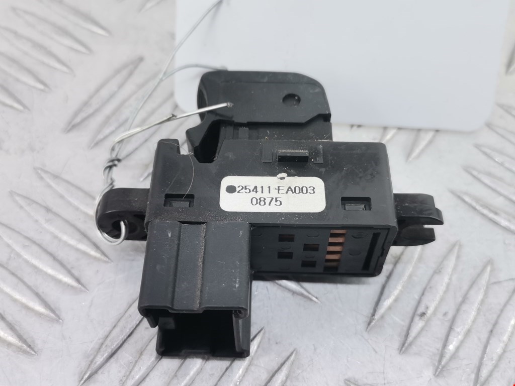 Кнопка стеклоподъемника NISSAN Pathfinder R51M 2004-2014