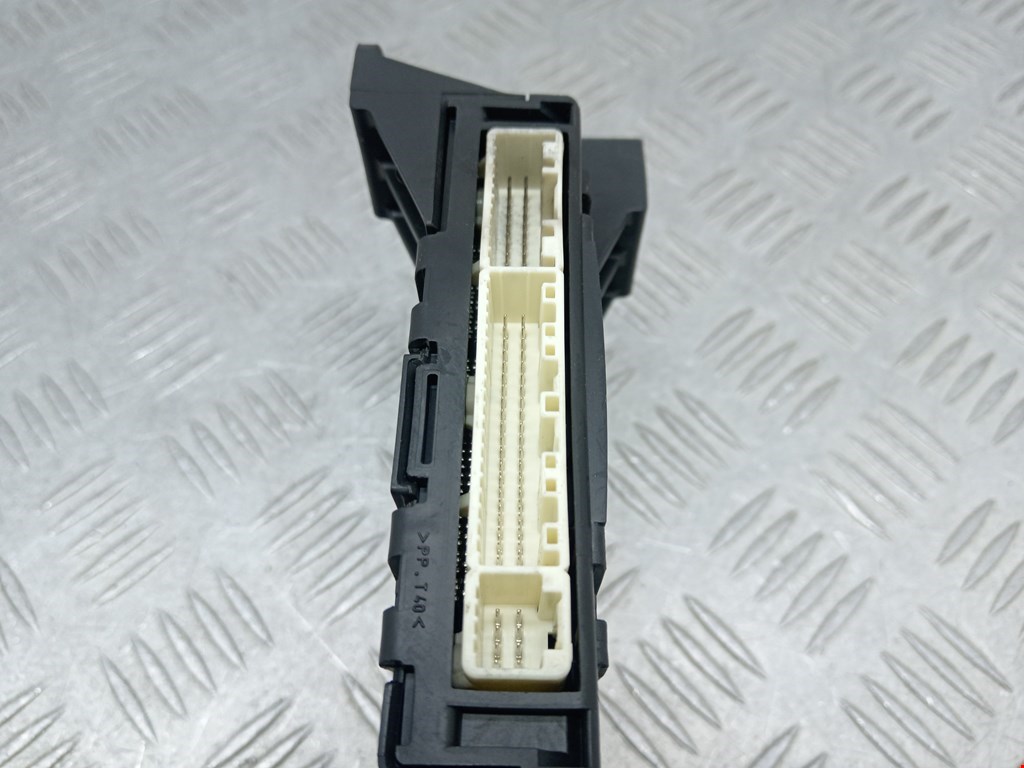 Блок комфорта TOYOTA Avensis 2009-2015