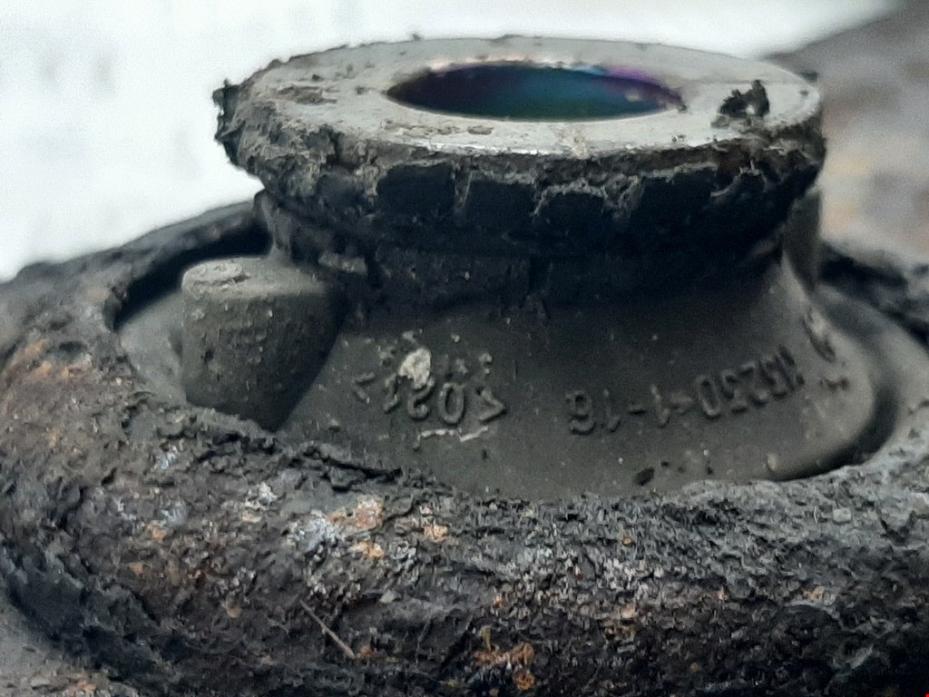 Рычаг передний правый OPEL Vivaro A 2001-2014