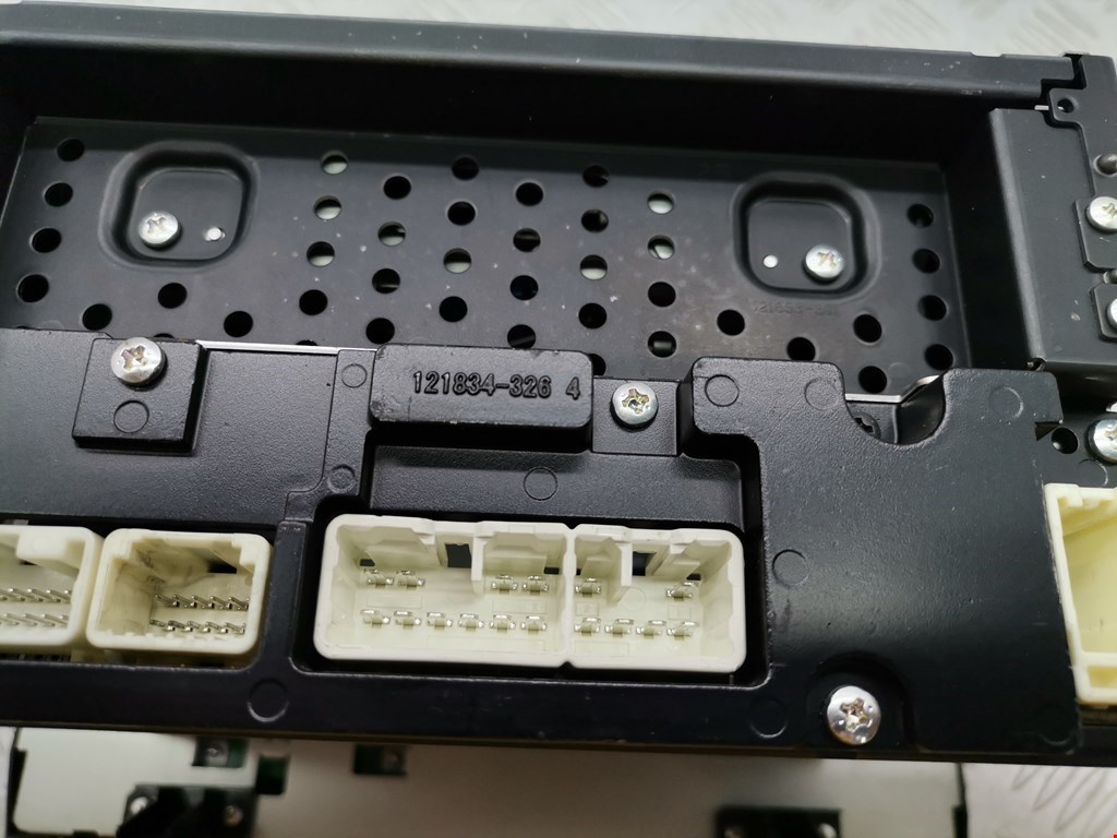 Магнитола TOYOTA Prius III XW30 2009-2015