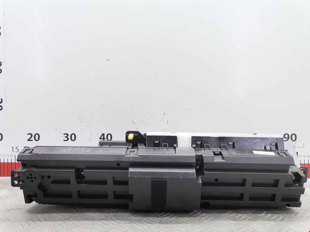 Панель приборов (щиток) TOYOTA Prius III XW30 2009-2015