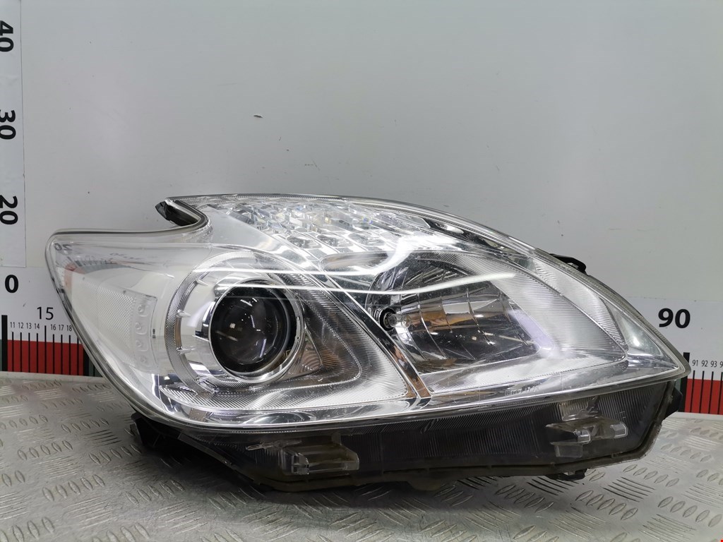 Фара правая TOYOTA Prius III XW30 2009-2015