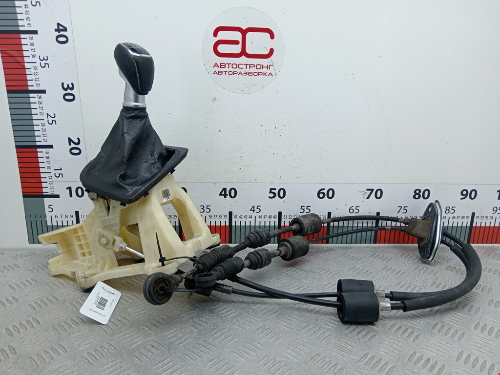 Кулиса (селектор) АКПП/МКПП в салоне HYUNDAI i40 2011-2019