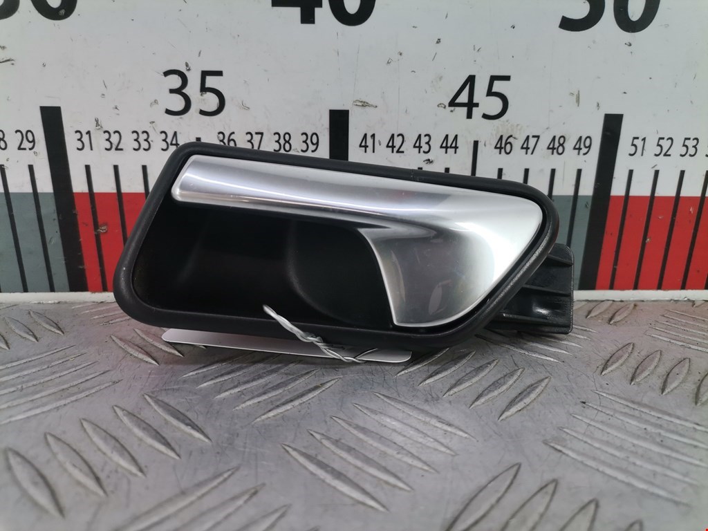 Ручка дверная задняя внутренняя левая VOLKSWAGEN Touran 2003-2010