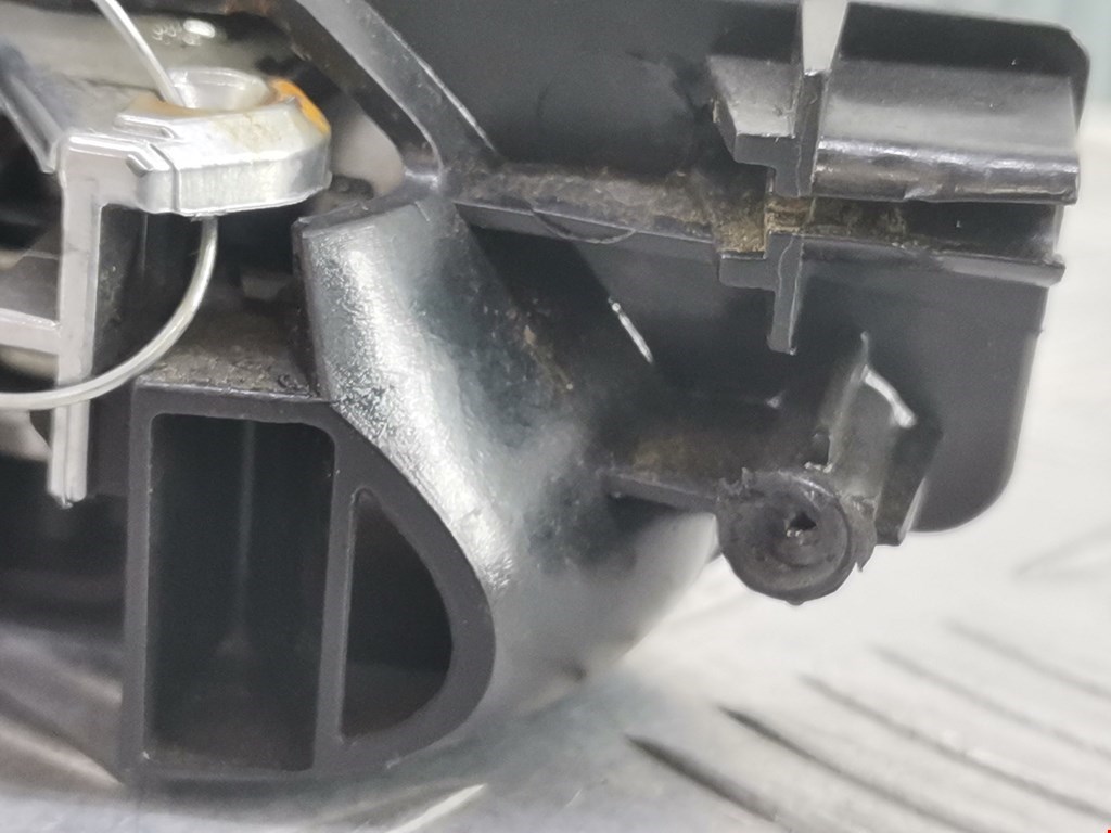Ручка дверная задняя внутренняя левая VOLKSWAGEN Touran 2003-2010