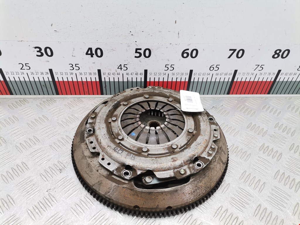 Маховик (демпфер сцепления) OPEL Corsa C 2000-2006