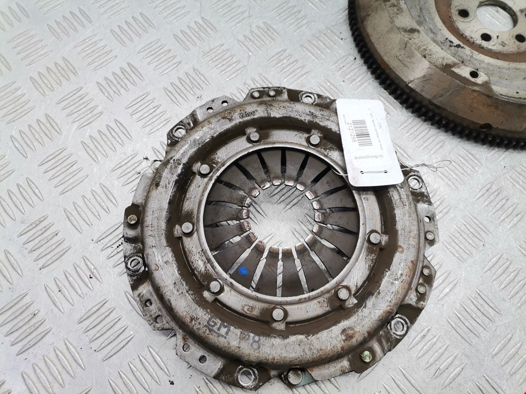 Маховик (демпфер сцепления) OPEL Corsa C 2000-2006