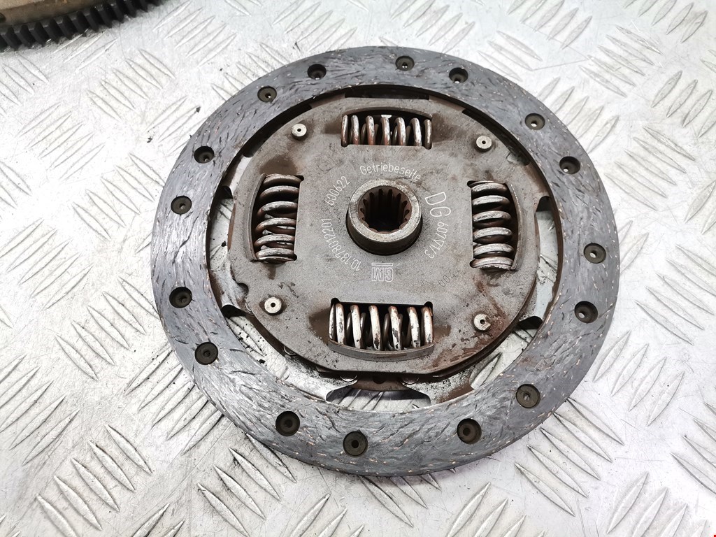 Маховик (демпфер сцепления) OPEL Corsa C 2000-2006