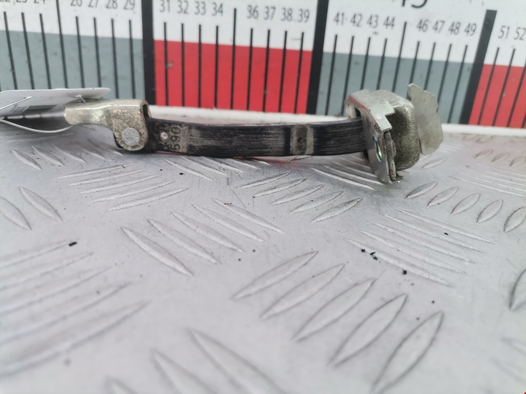 Ограничитель открывания двери TOYOTA Prius III XW30 2009-2015