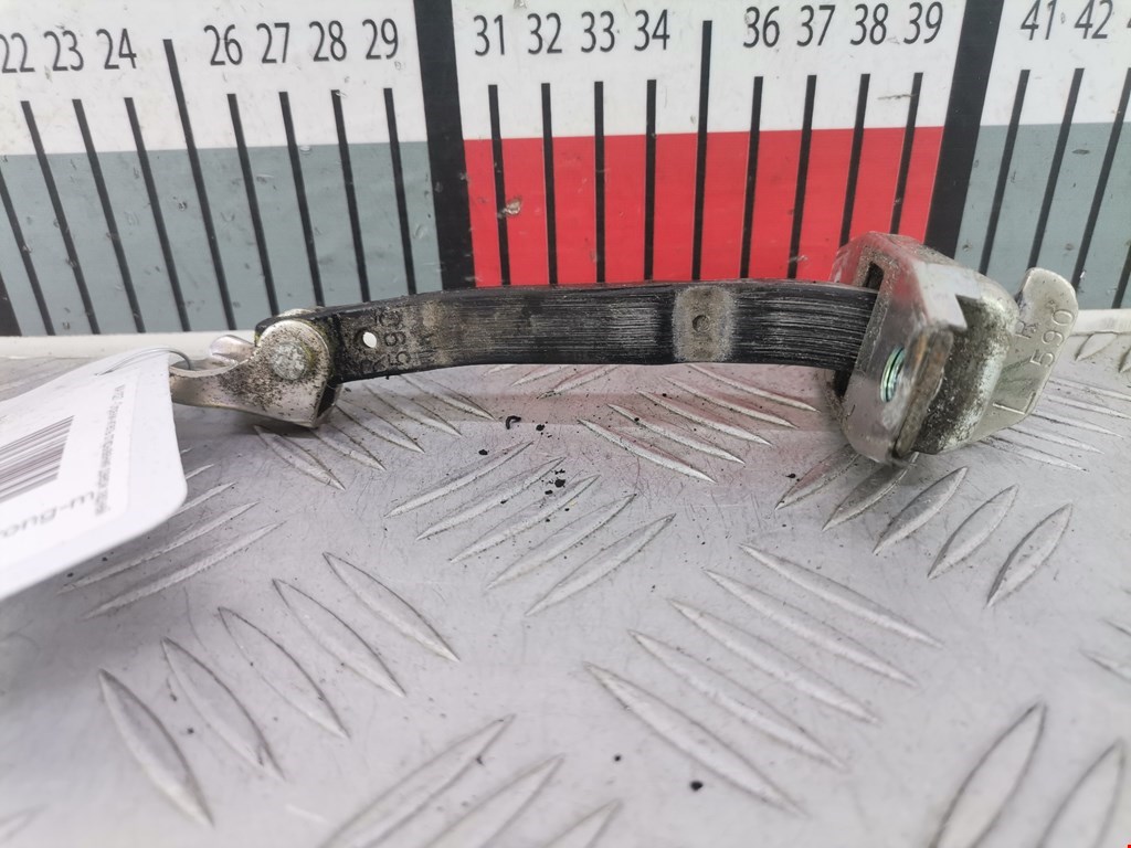 Ограничитель открывания двери TOYOTA Prius III XW30 2009-2015