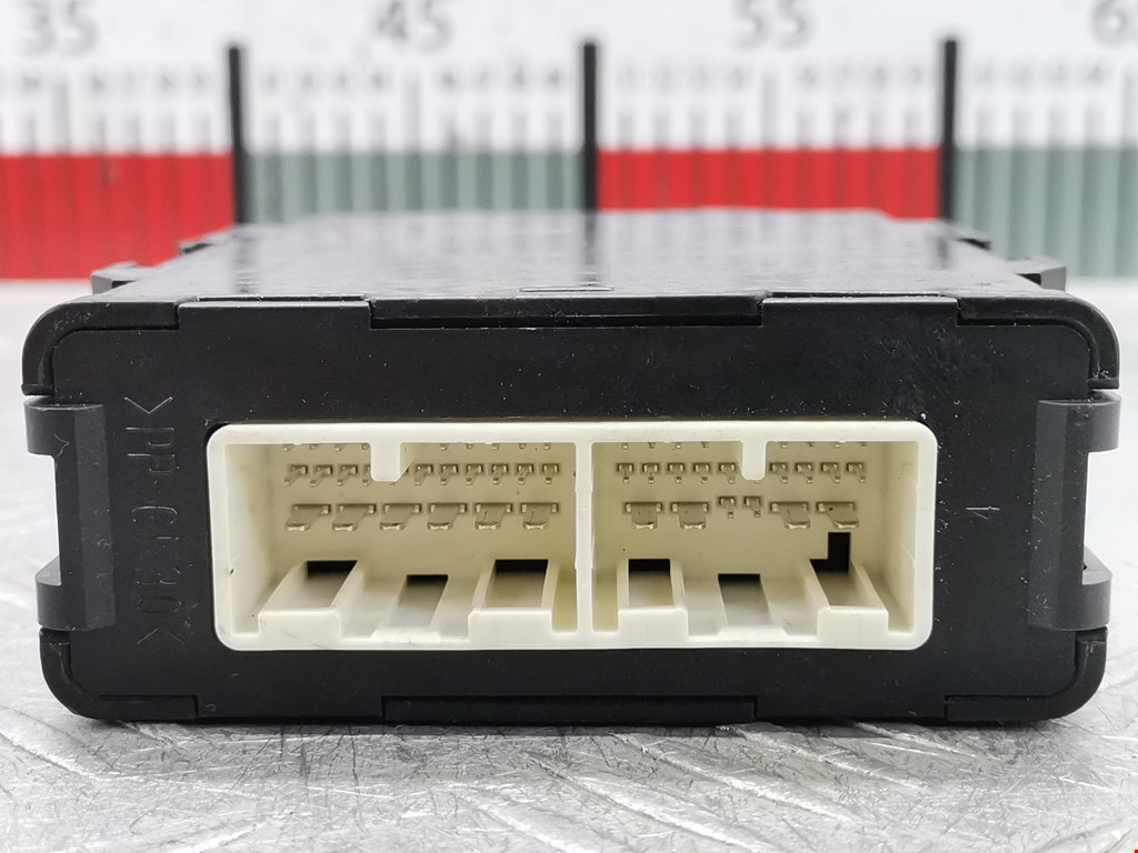 Блок управления АКПП TOYOTA Prius III XW30 2009-2015