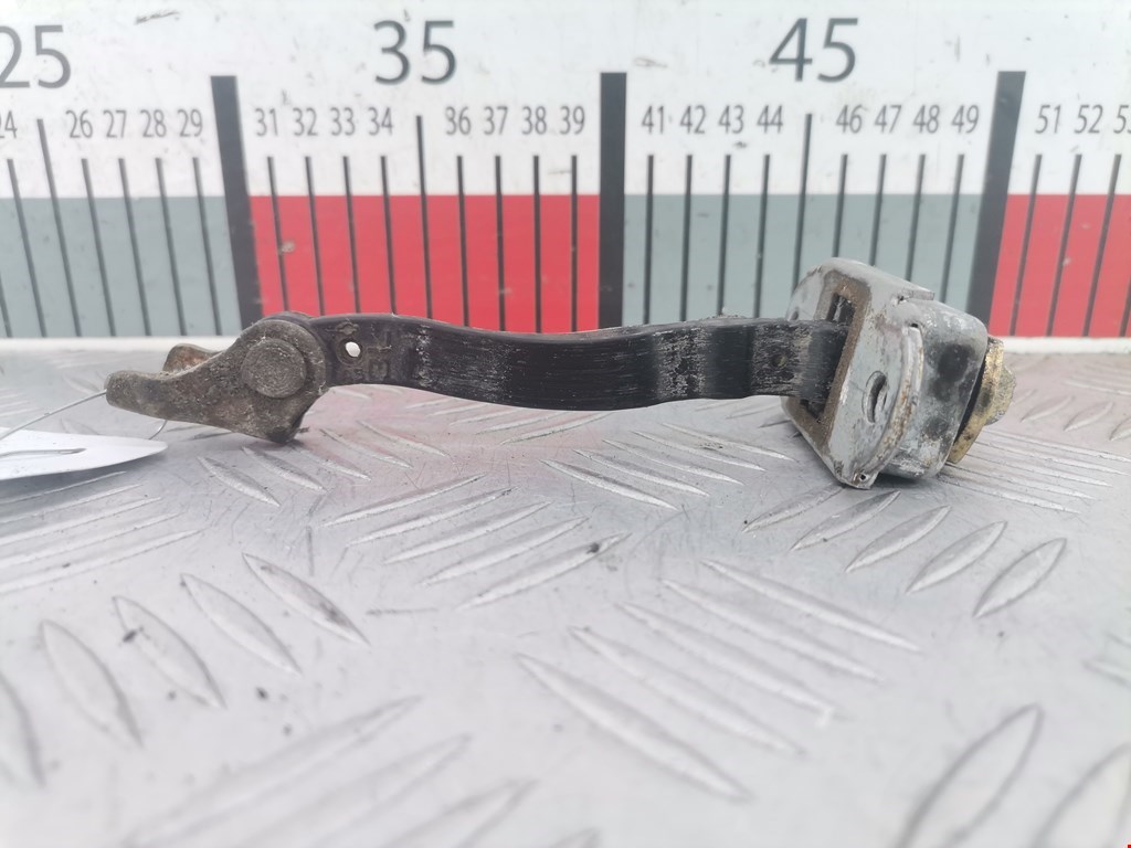 Ограничитель открывания двери NISSAN Pathfinder R51M 2004-2014