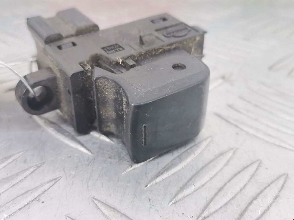 Кнопка стеклоподъемника NISSAN Pathfinder R51M 2004-2014