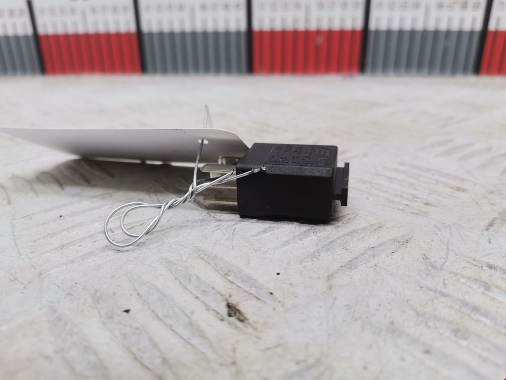 Реле VOLKSWAGEN Touareg 2002-2010