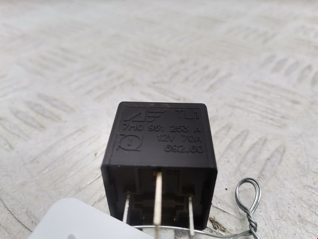 Реле VOLKSWAGEN Touareg 2002-2010