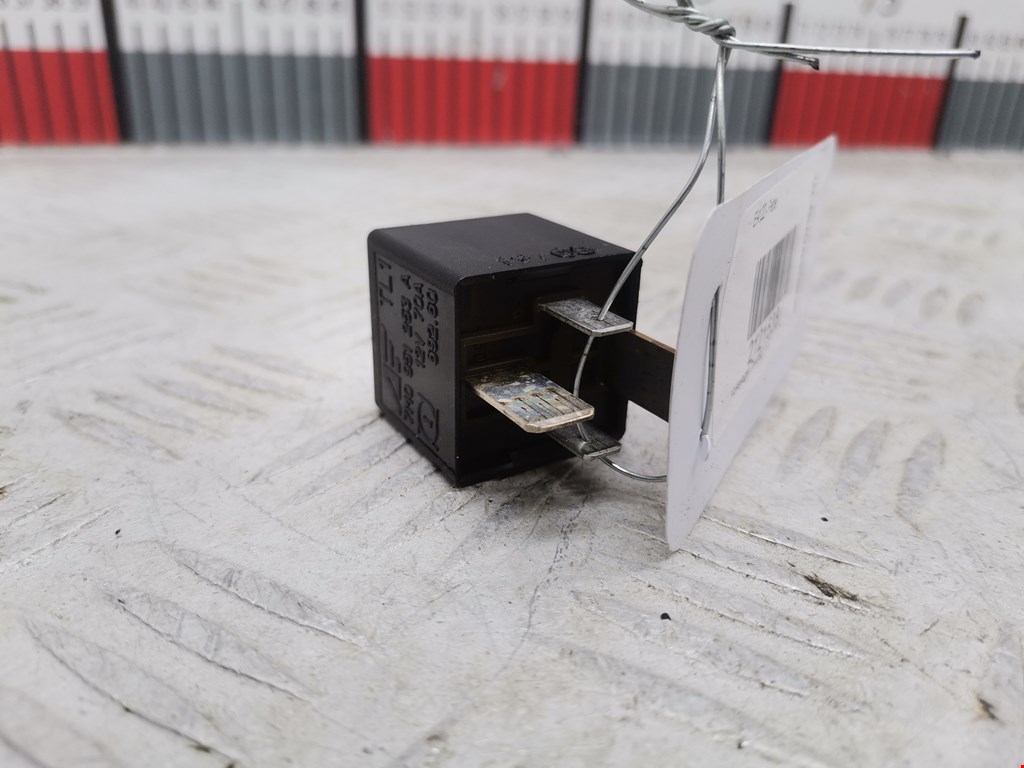 Реле VOLKSWAGEN Touareg 2002-2010