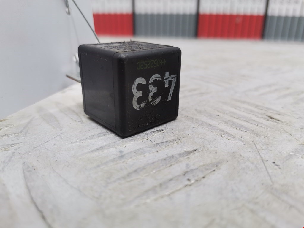 Реле VOLKSWAGEN Touareg 2002-2010