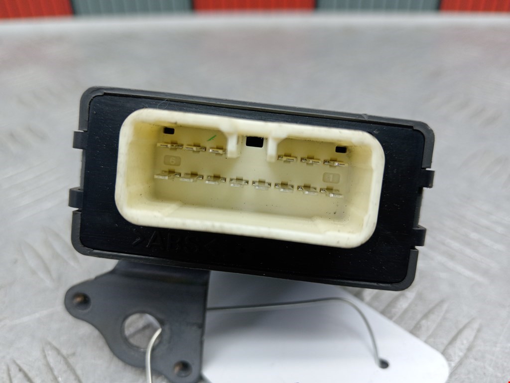 Блок комфорта TOYOTA Avensis 2009-2015