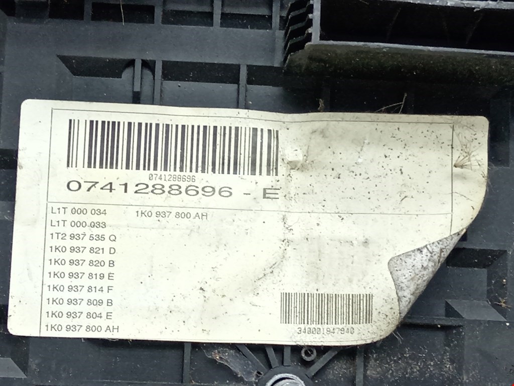 Датчик уровня в бачок омывателя VOLKSWAGEN Touran 2003-2010