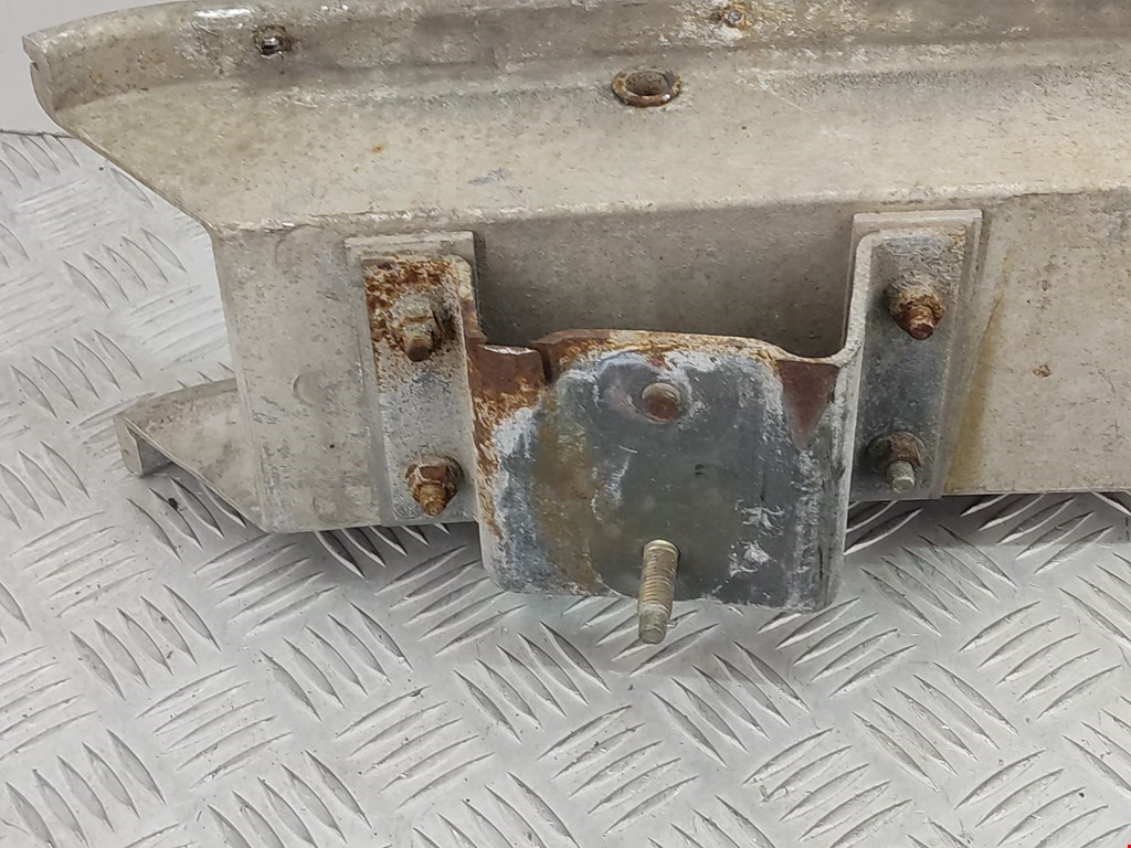 Усилитель заднего бампера (задний) SAAB 9000 1984-1991