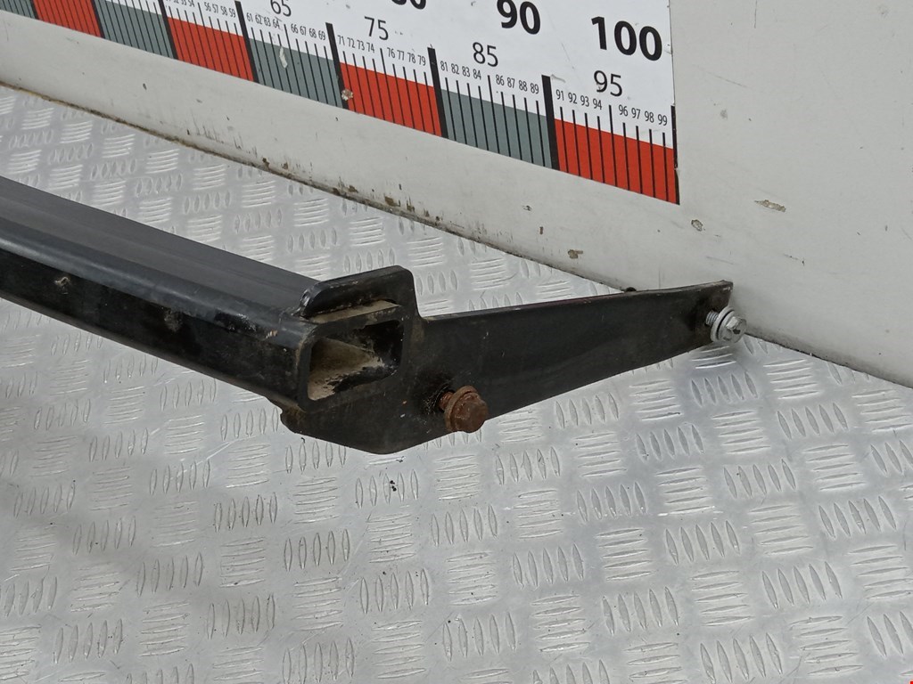 Фаркоп (прицепное устройство) VOLKSWAGEN Passat B6 2005-2011