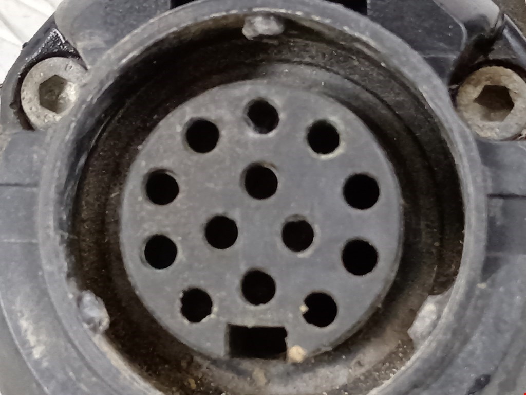 Фаркоп (прицепное устройство) VOLKSWAGEN Passat B6 2005-2011