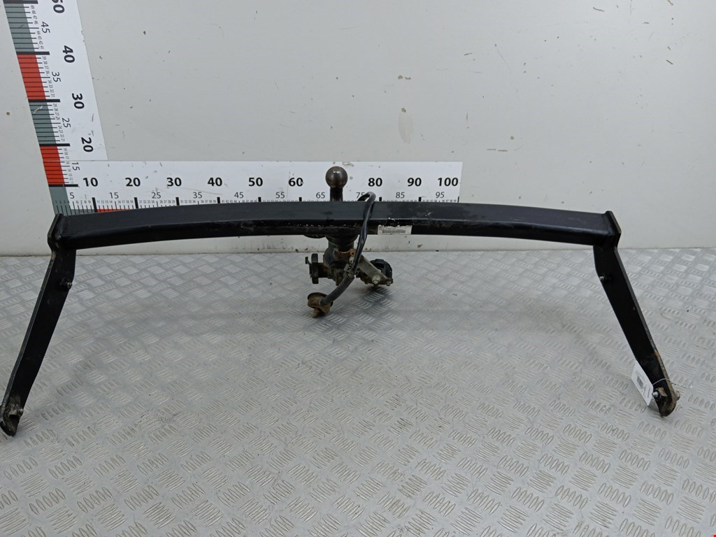 Фаркоп (прицепное устройство) VOLKSWAGEN Passat B6 2005-2011