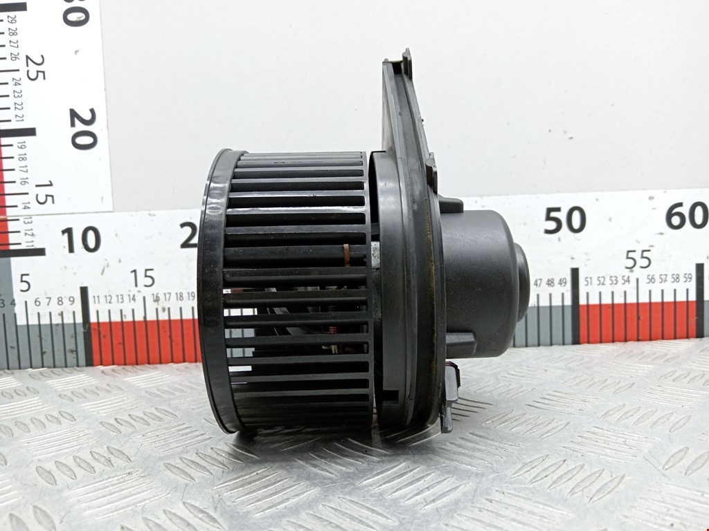 Моторчик (мотор) отопителя салона SEAT Cordoba 1993-2002