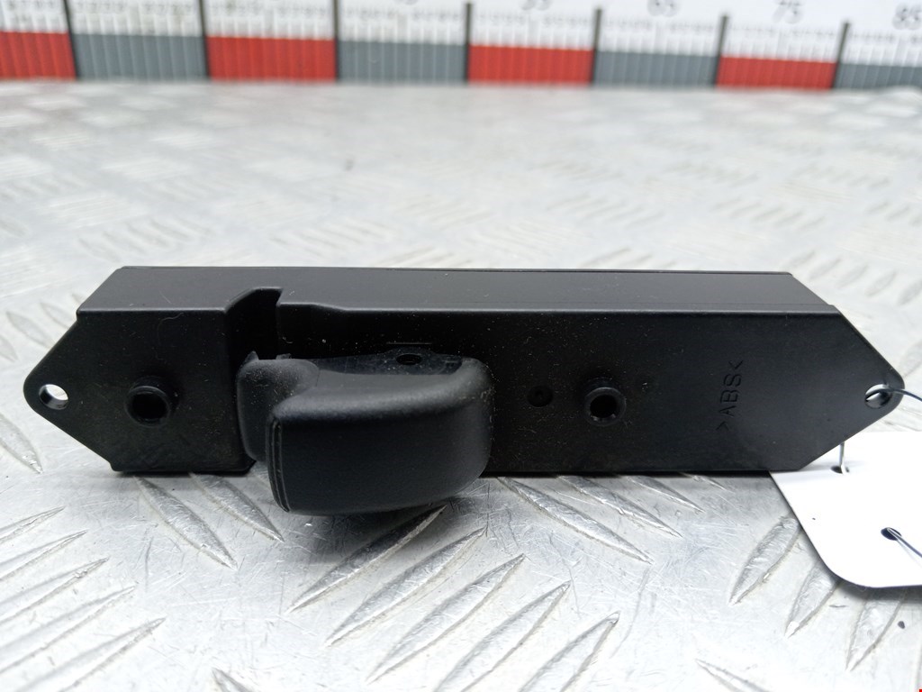 Кнопка стеклоподъемника MITSUBISHI Galant VIII 1996-2006