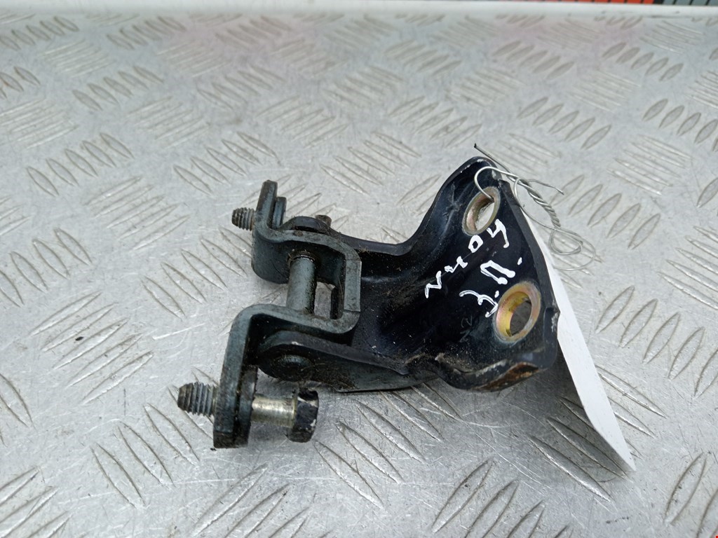 Петля двери задней правой Mitsubishi Galant 8 (1996-2006)